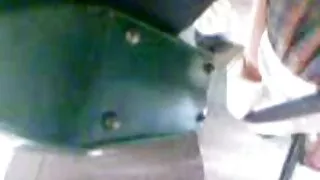 Taksojuht meelitab reisijat autos seks hd xxx seksima.