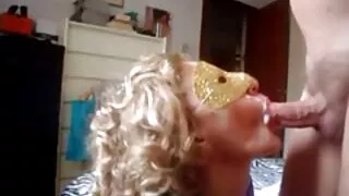 Busty tüdruk nikutud kaks meest. seks xx