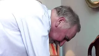 Kaunitarid langevad kokku hot seks tube Köniinsä Tuss.