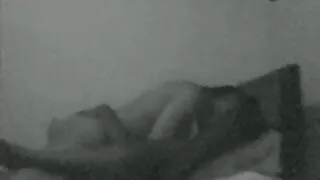 Sõbrannad seksivad mehega. video seks mama